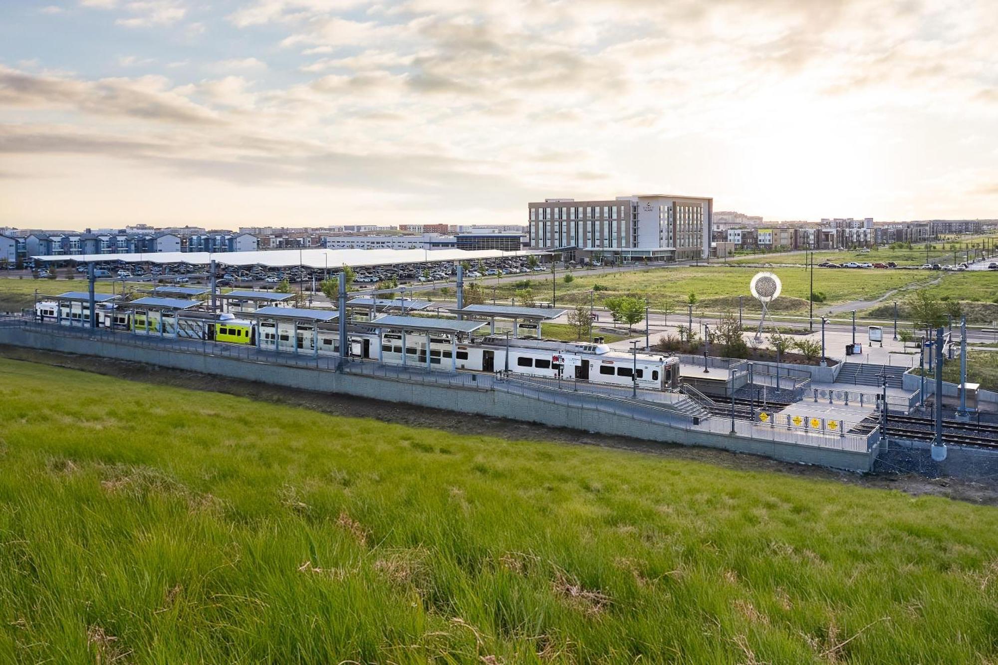 Hyatt Place Pena Station/Denver Airport Eksteriør billede